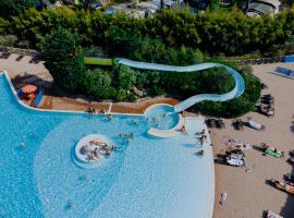 Camping Del Sole Village，位于伊塞奥的酒店