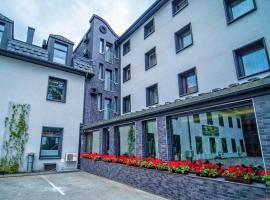 Hotel Senator Konferencje & SPA，位于斯塔拉霍维采的酒店