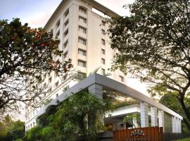 圣玛丽路雨树酒店，位于钦奈卡梅纳曼达帕姆宴会厅附近的酒店