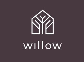 WILLOW，位于帕维洛斯塔E.Sneiders广场附近的酒店