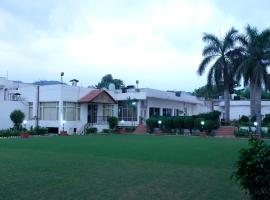 Black Mango Resort，位于Kāla Āmb的酒店