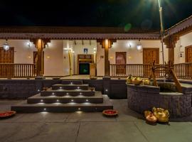 SaffronStays Heritage Waada, Nashik，位于纳西克的酒店