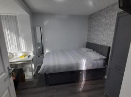 Glorious BnB Longbridge，位于朗布里奇的酒店