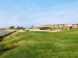 Ramada Plaza by Wyndham Thraki，位于亚历山德鲁波利斯的酒店