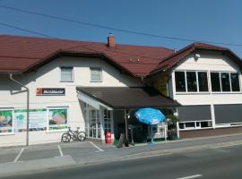 Hostel - Rooms Kaj & Kaja，位于Maribor International Airport - MBX附近的酒店