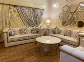 Burj Al Bahria Town Luxury Suites，位于拉合尔的酒店