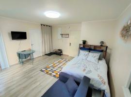 Lovely flat nearby Paris fully redone with free parking on premises and balcony，位于克利希的公寓