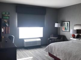 Hampton Inn & Suites Detroit-Bloomfield Hills，位于布卢姆菲尔德山的酒店