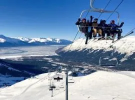 Chair Four Por Favor - Walk Almost Anywhere at Alyeska Resort!