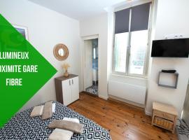 Lumineux appartement,3' de la gare, Terrasse, équipé fibre,bonsejour19，位于图勒的酒店