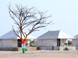 Barna Desert Camp，位于斋沙默尔的酒店