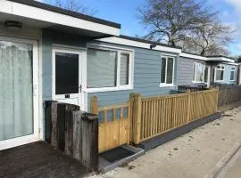 2 Bedroom Chalet SB11, Sandown Bay, Dog Friendly