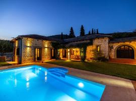 Patriko Estate in Epirus，位于Térovon的酒店