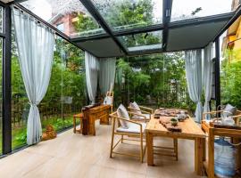 Floral Hotel Shangyou Xiaozhu Wuyishan Scenic Area，位于Chishi的酒店