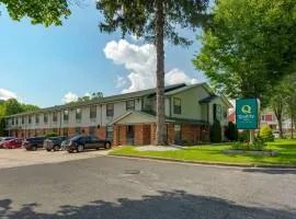Quality Inn Lee - Lenox South