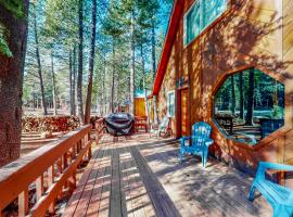 Truckee Mountain Retreat，位于特拉基圣诞树特快缆车附近的酒店