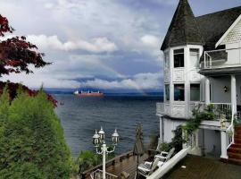 Walkon Waterfront Castle Cove Inn，位于彻梅纳斯的酒店