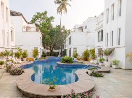 Snowdrop- Exquisite 3BHK Villa with Pool- Candolim By StayMonkey，位于卡兰古特的别墅