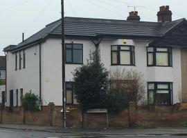 Ar-Rahman, 1 bed room and 1 Living room apartment，位于KentDartford County Court附近的酒店