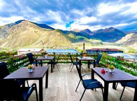 HOTEL KAZBEGI 1963，位于卡兹贝吉的酒店