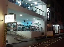 Hotel Los Cristales，位于圣罗莎德卡瓦尔的酒店