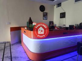 POP 83395 Hotel Universe View，位于纳汉的酒店