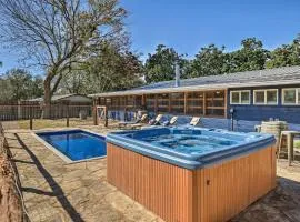 Howdy Haus Pool and Hot Tub and Outdoor Space