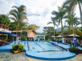 Portón de Occidente by Bernalo Hotels，位于圣赫罗尼莫的酒店