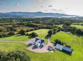 Luxury Country House on the Hill，位于肯梅尔的酒店
