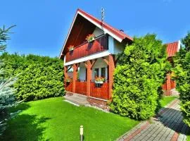 Holiday home with private garden, Wicie