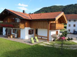 Schneiderhof Urlaub auf dem Bauernhof，位于基姆湖畔贝尔瑙的农家乐