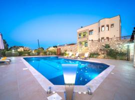 Iremia Luxury Villa with pool，位于埃皮斯科皮的家庭/亲子酒店