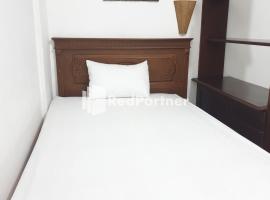 Castle Residence Syariah RedPartner，位于Siwalapkerto的酒店