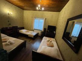 Hotel Tyrol i Restauracja Życie Gruzji，位于Osielsko的酒店