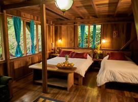 Casa Divina Eco Lodge，位于明多的酒店