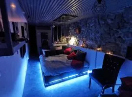 Sweet Loft Grenoble-Love Room avec jacuzzi & sauna