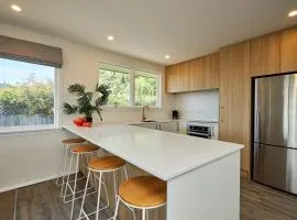 Sunny Getaway Close To Beach