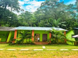 Dandeli Eco VanaVasa by StayApart，位于丹德利的酒店