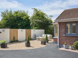 Dublin 'Home from Home', Luxury, Private Secure House，位于都柏林的酒店