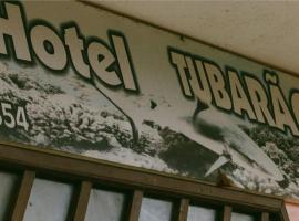 Hotel e Restaurante Tubarão Jr，位于卡马萨里的酒店