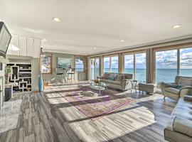 East Tawas Home with Patio, Lake Huron On-Site，位于East Tawas的酒店