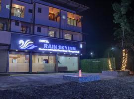 Hotel Rain Sky Inn，位于罗纳瓦拉的酒店