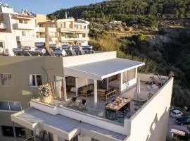 Helen Luxury Holiday House with Sea View