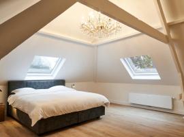 Moleneinde 10，位于Weelde的酒店