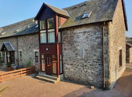 The Granary at Tinto Retreats, Biggar is a gorgeous 3 bedroom Stone cottage，位于WistonAbington Services附近的酒店