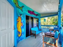 Jellyfish Unit, Walk to Beach & Siesta Key Village, Pet-Friendly