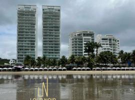Resort Playa Azul A，位于埃斯梅拉达斯的海滩短租房