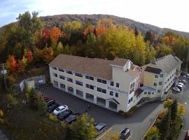 Hotel and Suites Les Laurentides，位于圣索弗尔-德斯蒙特的滑雪度假村