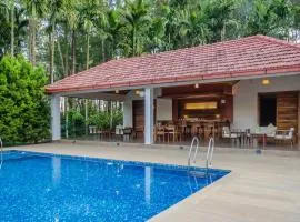 StayVista at Tall Silver with Infinity Pool & Breakast