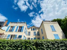 Villa Talisman，位于圣日耳曼昂莱Saint-Germain-en-Laye Bel-Air - Fourqueux Train Station附近的酒店